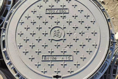 How much do manhole covers weigh? How much do manhole covers weigh?